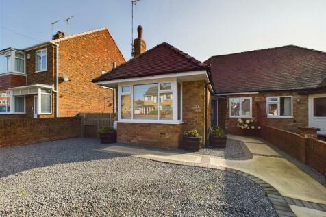 2 bedroom semi-detached bungalow for sale