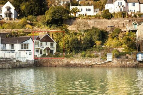 3 bedroom link detached house for sale