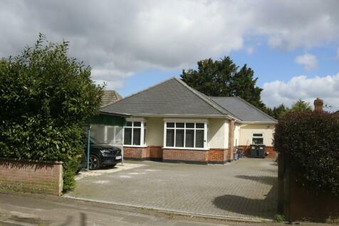 3 bedroom detached bungalow for sale