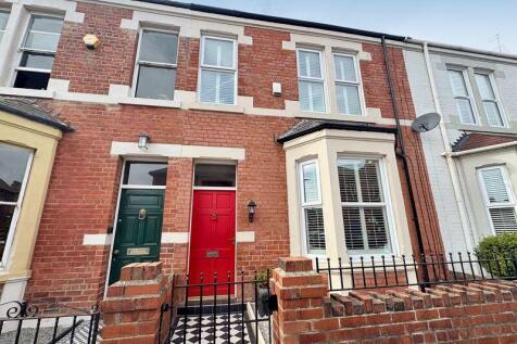 4 bedroom terraced house for sale