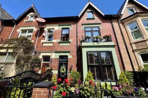 6 bedroom terraced house for sale