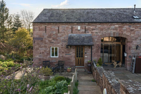 4 bedroom end of terrace house for sale