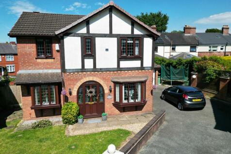 4 bedroom detached house for sale