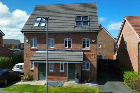 3 bedroom semi-detached house for sale