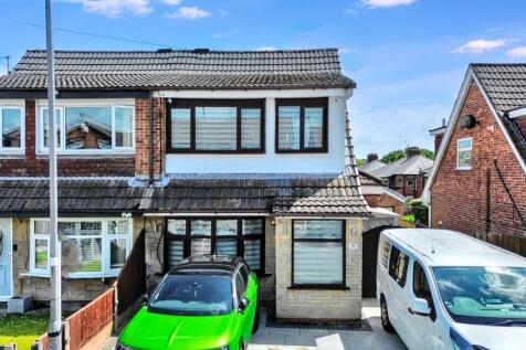 3 bedroom semi-detached house for sale