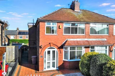 4 bedroom semi-detached house for sale