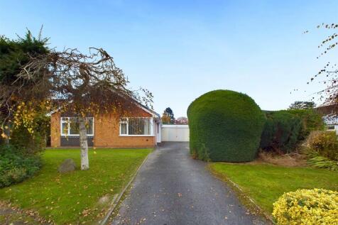 8 Maserfield Close, Oswestry, SY11 1TA 3 bed detached bungalow for sale