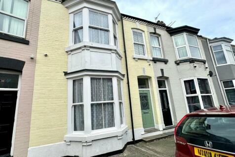 4 bedroom terraced house for sale