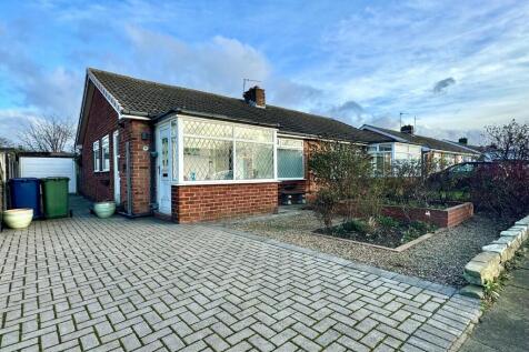 1 bedroom semi-detached bungalow for sale