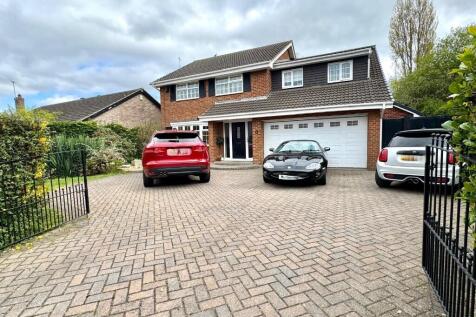 4 bedroom detached house for sale