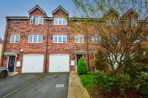 4 bedroom town house for sale