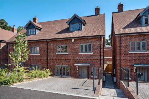 4 bedroom semi-detached house for sale