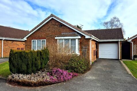 2 bedroom detached bungalow for sale