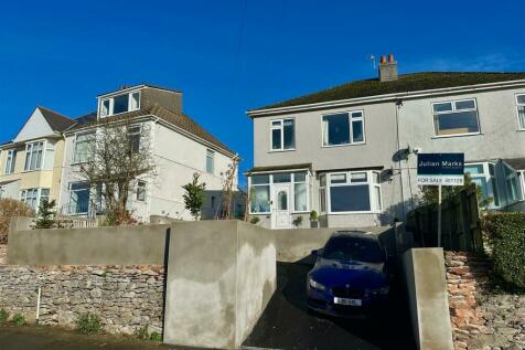 4 bedroom semi-detached house for sale