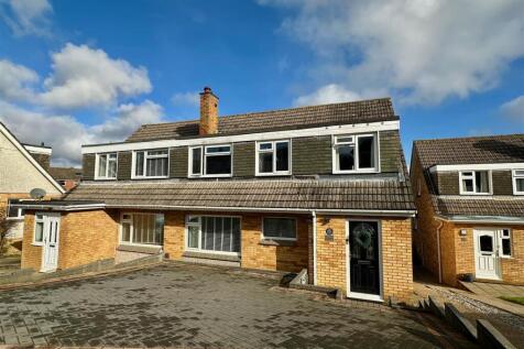 5 bedroom semi-detached house for sale