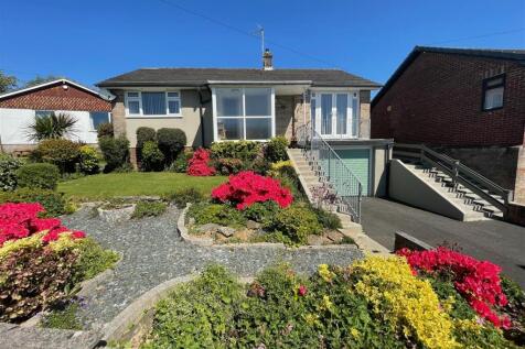 The Crescent, Plymouth PL8 3 bed detached bungalow for sale