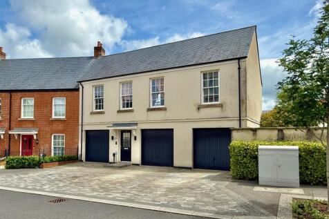 3 bedroom mews property for sale