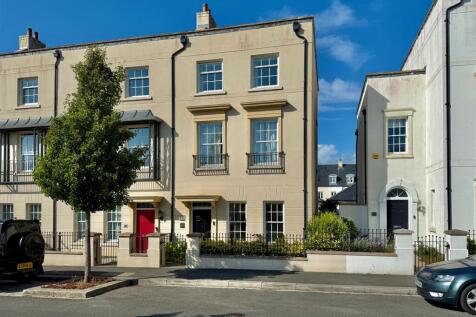 4 bedroom town house for sale