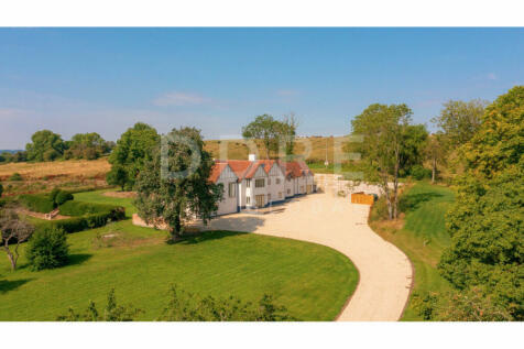 6 bedroom country house for sale