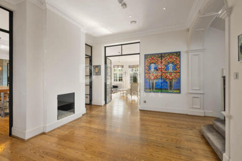 Wadham Gardens, London, NW3 4 bed detached house for sale