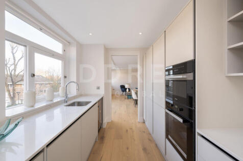 St. John's Wood Park, London, NW8 3 bed apartment for sale