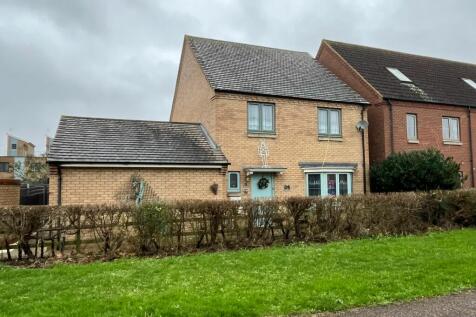 Aran Court, Milton Keynes 4 bed detached house for sale