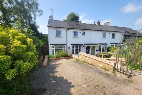 Mount Pleasant, Newport Pagnell 2 bed end of terrace house for sale