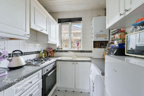 Finn House, Bevenden Street... 3 bed flat for sale