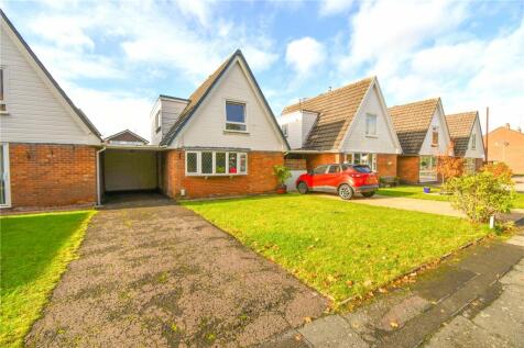 3 bedroom link detached house for sale