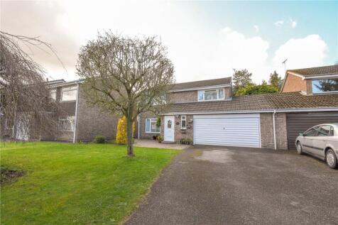 4 bedroom link detached house for sale