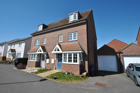 4 bedroom semi-detached house for sale