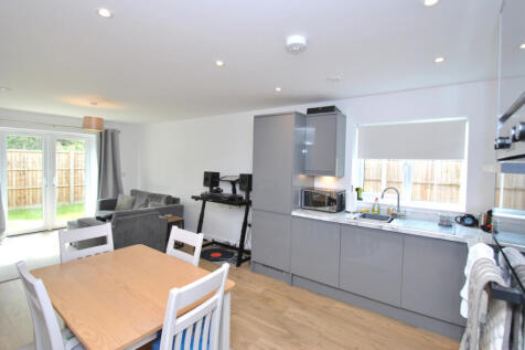 2 bedroom semi-detached bungalow for sale