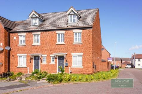 4 bedroom semi-detached house for sale