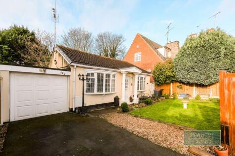 2 bedroom detached bungalow for sale