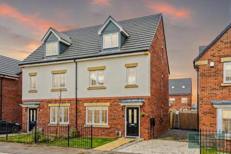 4 bedroom semi-detached house for sale