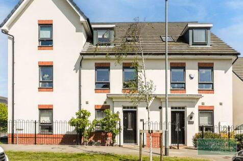 4 bedroom terraced house for sale