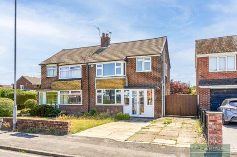 3 bedroom semi-detached house for sale