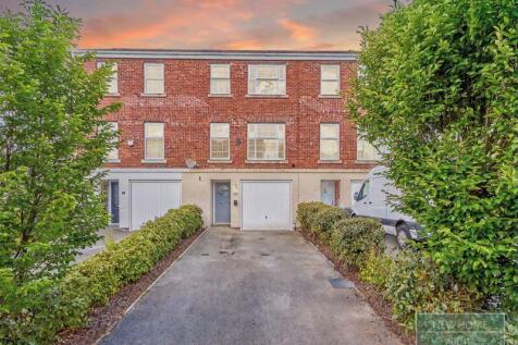 3 bedroom terraced house for sale