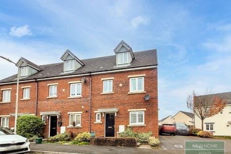 4 bedroom end of terrace house for sale