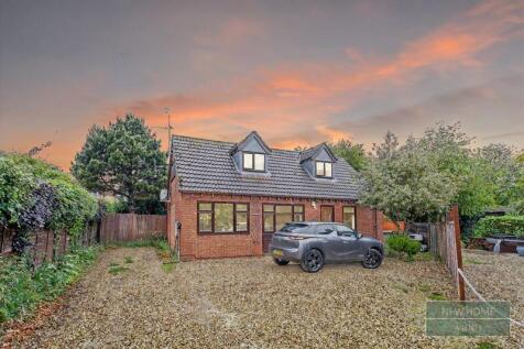 2 bedroom detached bungalow for sale
