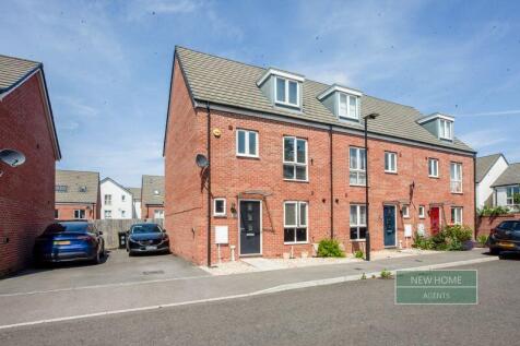 4 bedroom end of terrace house for sale