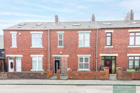 4 bedroom terraced house for sale