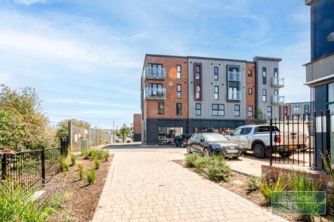 2 bedroom flat for sale