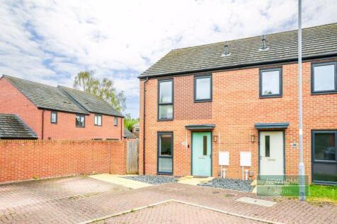 2 bedroom semi-detached house for sale