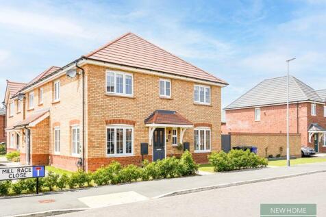 3 bedroom semi-detached house for sale