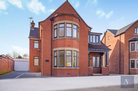 Rochdale Road Milnrow OL16 4DU 4 bed detached house for sale