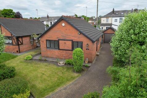 Old Brow Lane, Rochdale, OL16 2QG 2 bed bungalow for sale