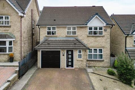 St. Andrews Close Dearnley OL15 8PG 4 bed detached house for sale