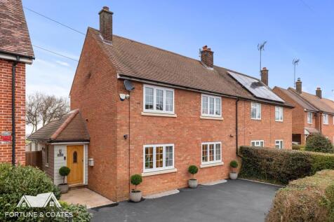 Rainbow Road, Matching Tye, Harlow 3 bed semi