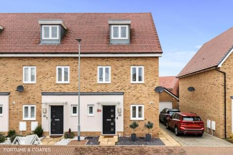 3 bedroom end of terrace house for sale